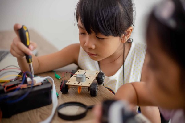 What are the business benefits of ai-powered inventory forecasting?